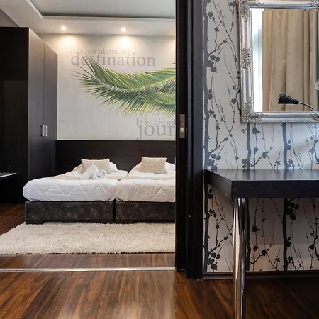 艺术画廊酒店 3* 特里卡拉