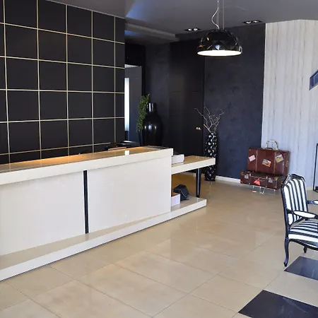 Gallery Art Отель Трикала