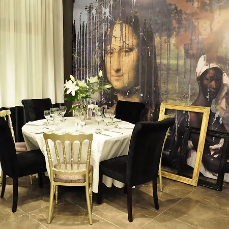 酒店 艺术画廊酒店 特里卡拉