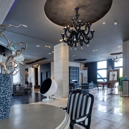 酒店 艺术画廊酒店 特里卡拉