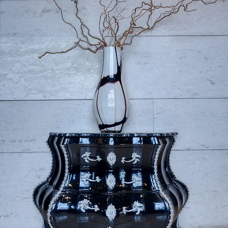 فندق Gallery Art