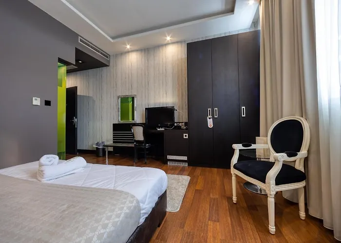 艺术画廊酒店 3* 特里卡拉