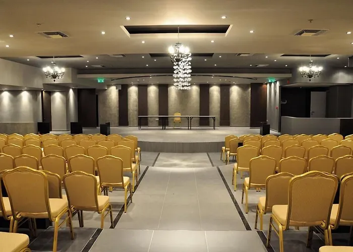 艺术画廊酒店 酒店 特里卡拉